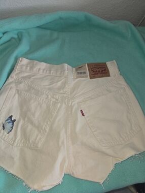 Levi's 501  Cream Women's Denim Shorts with Butterfly Accent Sz 25 Cotton New